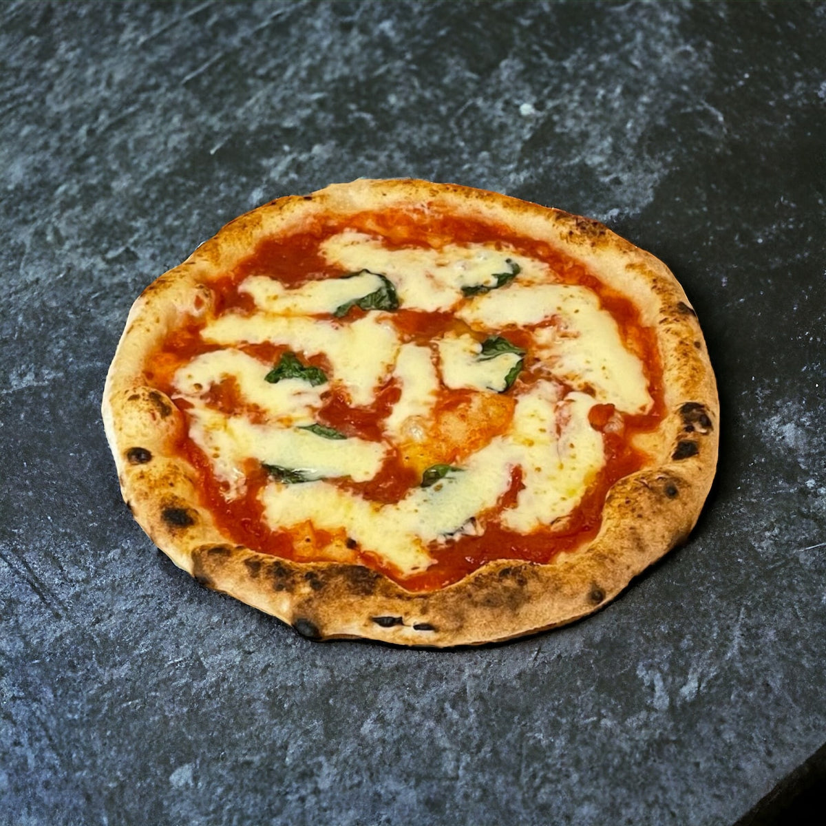 Pizza mit Fior di Latte Käse